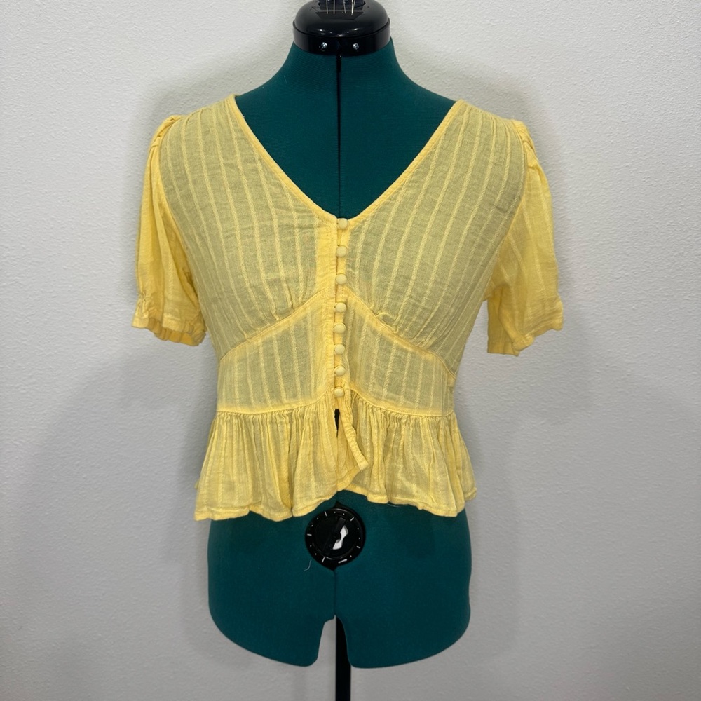 American Eagle Outfitters Yellow Buttoned Blouse